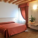 5 Colonne Hotel 2*