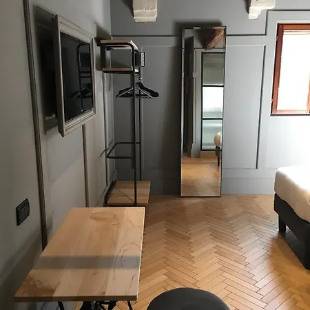 5 Colonne Hotel