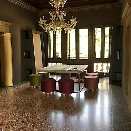 5 Colonne מלון מיראנו