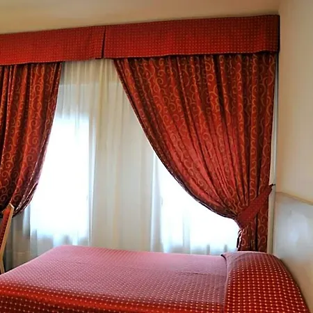 Hotel 5 Colonne 2*